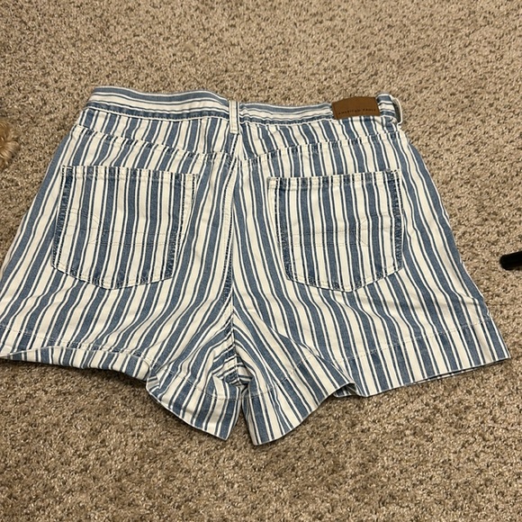 American Eagle Shorts - Picture 2 of 2